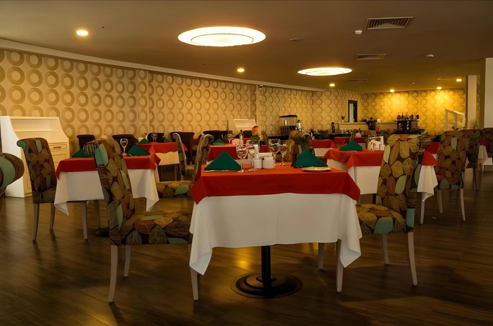 Orbi City Batumi Hotel Sea View Екстер'єр фото