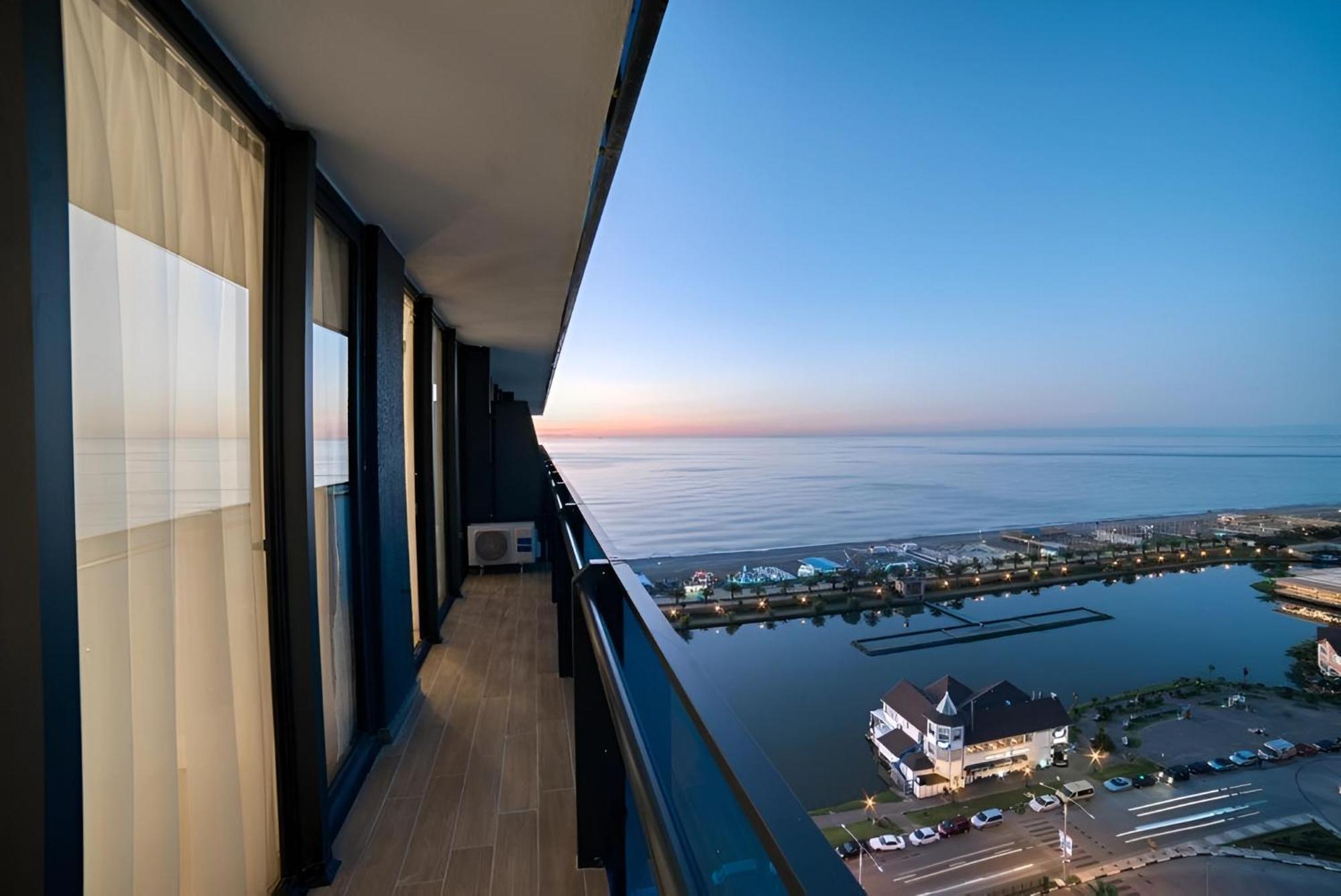 Orbi City Batumi Hotel Sea View Екстер'єр фото